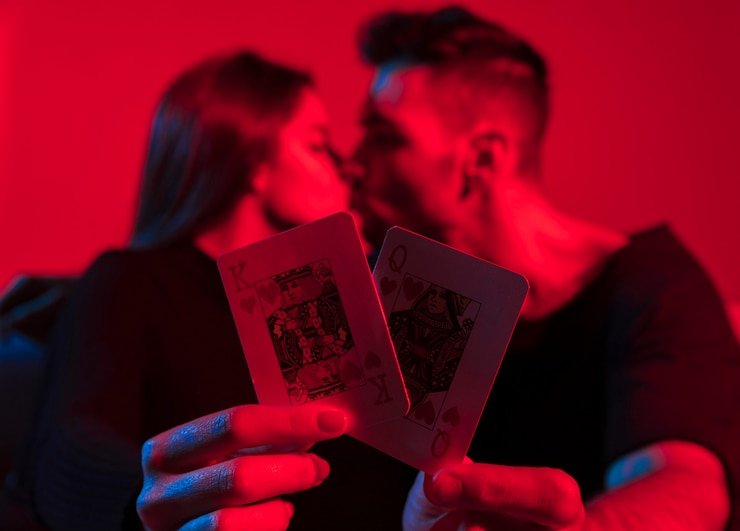 Tampilan Lightning Roulette live studio di aplikasi mobile dewapoker